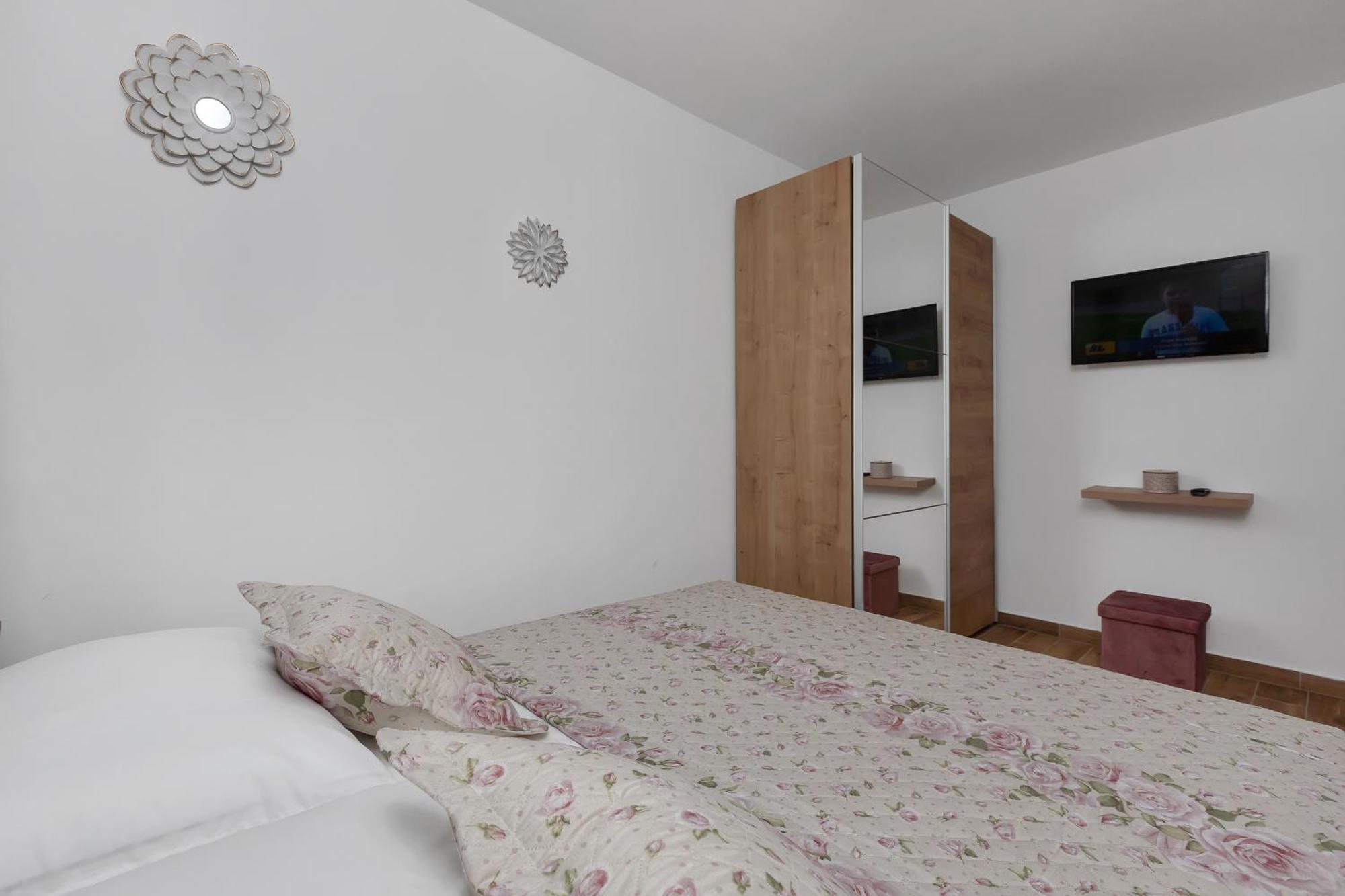 Holiday Home Danica Ozici Экстерьер фото